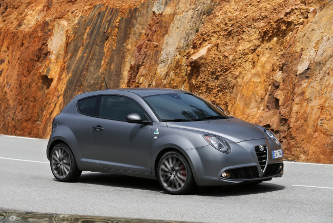 Обои картинки фото 2014 alfa romeo mito qv, автомобили, alfa romeo, серый, alfa, romeo, дорога