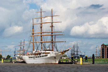 Картинка корабли парусники мачты паруса