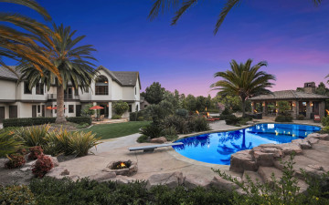 Картинка америка интерьер бассейны +открытые+площадки очаг здания ступени пальмы