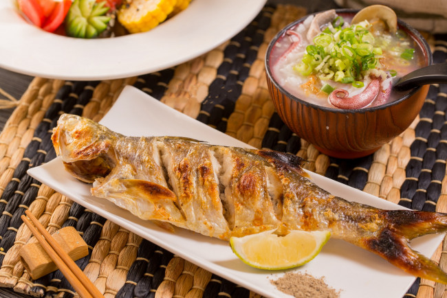 Обои картинки фото еда, рыба,  морепродукты,  суши,  роллы, кухня, китайская