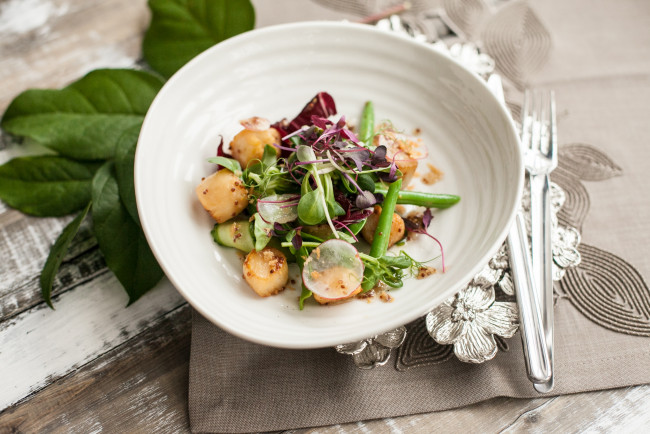 Обои картинки фото еда, салаты,  закуски, зелень, редис, салат