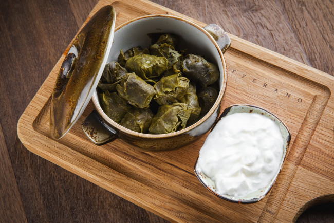 Обои картинки фото еда, вторые блюда, вкусно, второе, блюдо, сметана, голубцы