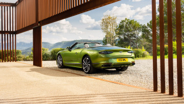 Картинка bentley+continental+gt+speed+convertible+2024 автомобили bentley continental gt speed convertible зеленый вид сзади