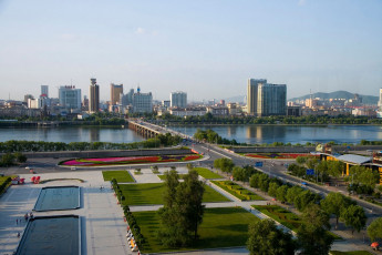 обоя города, панорамы, дома, река, мост