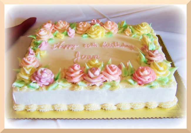 Обои картинки фото еда, пирожные, кексы, печенье, розы, крем