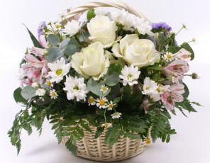 Картинка цветы букеты композиции альстромерии корзина розы