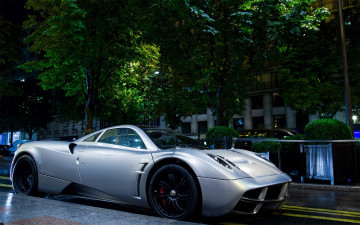 Картинка автомобили pagani