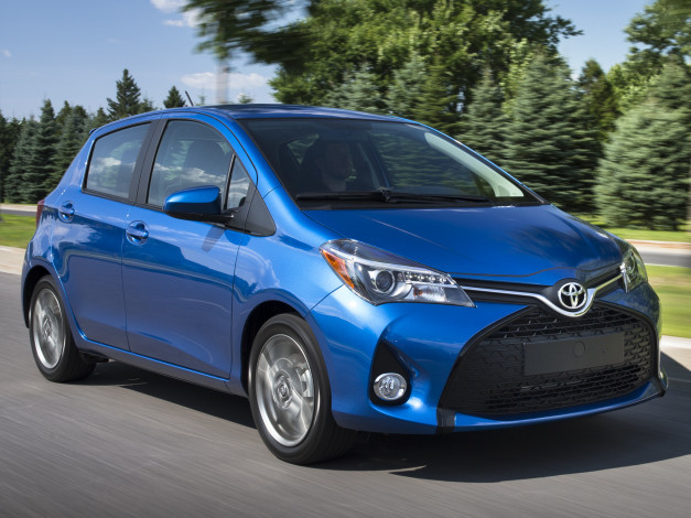 Обои картинки фото автомобили, toyota, yaris, 2015г, se, синий, us-spec, 5-door