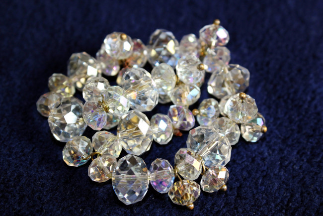 Обои картинки фото разное, украшения,  аксессуары,  веера, бусы