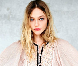 Картинка девушки саша+пивоварова модель блондинка лицо блузка