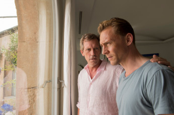 обоя кино фильмы, the night manager , сериал, мужчины, окно