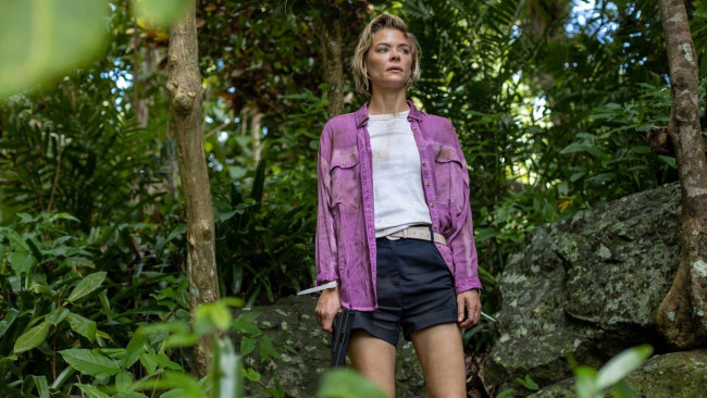 Обои картинки фото out of death ,  2021 , кино фильмы, -unknown , другое, за, гранью, жизни, криминал, jaime, king, триллер, кадры, из, фильма