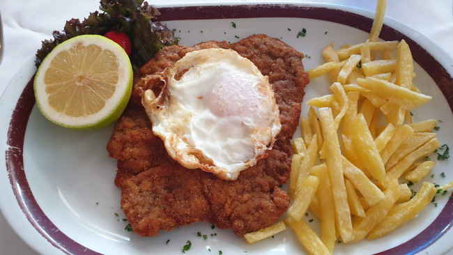 Обои картинки фото еда, яичные блюда, лайм, картофель, фри, яичница