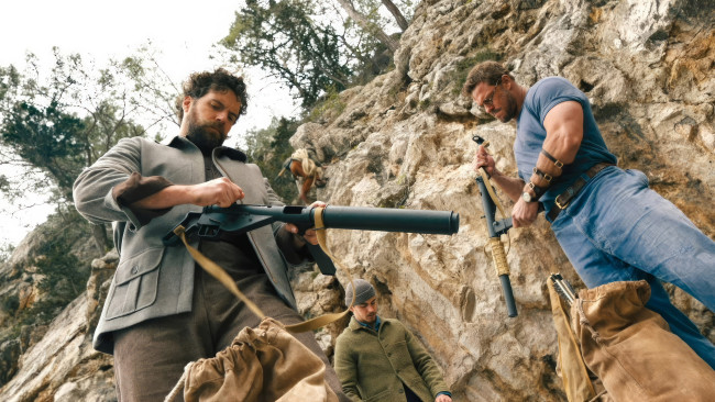 Обои картинки фото the ministry of ungentlemanly warfare ,  2024 , кино фильмы, the ministry of ungentlemanly warfare, министерство, неджентльменских, дел, боевик, комедия, военный, история, гай, ричи, guy, ritchie, alan, ritchson, henry, cavill