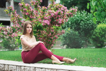 Картинка сексуальная+девушка девушки -+брюнетки +шатенки девушка женщина шатенка темноволосая сексуальная модель звезда позирует разная обувь верхняя стильная одежда нижнее эротическое бельё трусы лифчик колготки чулки аксессуары макияж и множество элементов на фотографии