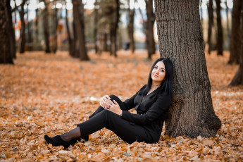 Картинка сексуальная+девушка девушки -+брюнетки +шатенки девушка женщина брюнетка темноволосая сексуальная модель звезда позирует разная обувь верхняя стильная одежда нижнее эротическое бельё трусы лифчик колготки чулки аксессуары макияж и множество элементов на фотографии