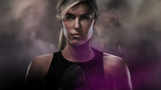 Обои картинки фото кино фильмы, mortal kombat 2, sonya, blade, mortal, kombat, 2