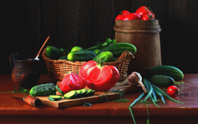 Обои картинки фото еда, овощи, огурцы, помидоры, чеснок, зеленый, лук