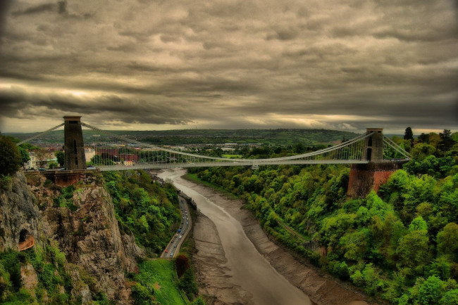 Обои картинки фото города, мосты, тучи, мост, дорога