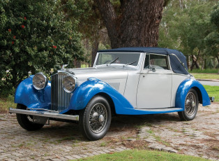 Картинка автомобили классика дорога автомобиль деревья трава