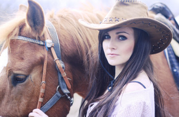 Картинка -Unsort+Брюнетки+Шатенки девушки unsort брюнетки шатенки лошадь шляпа