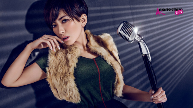 Обои картинки фото бренды, marie, claire, микрофон