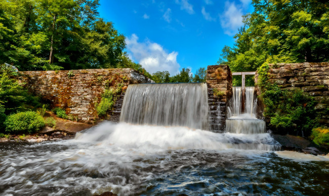 Обои картинки фото природа, вода, лес, река, плотина, водопад