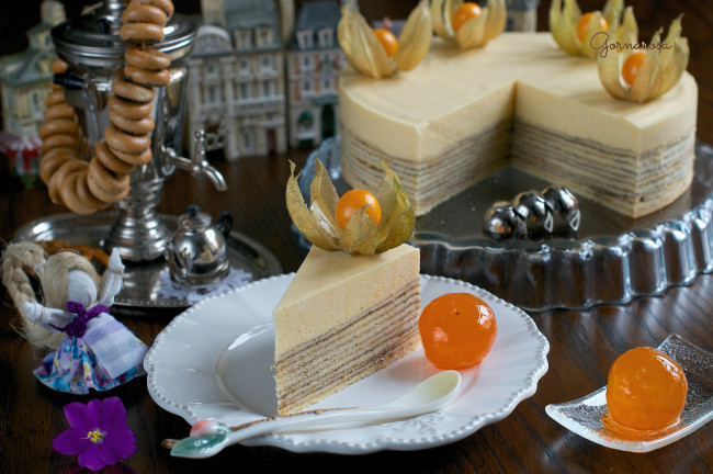 Обои картинки фото еда, торт, только, кусок, физалис, сушки