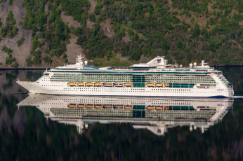 Картинка корабли лайнеры круиз лайнер