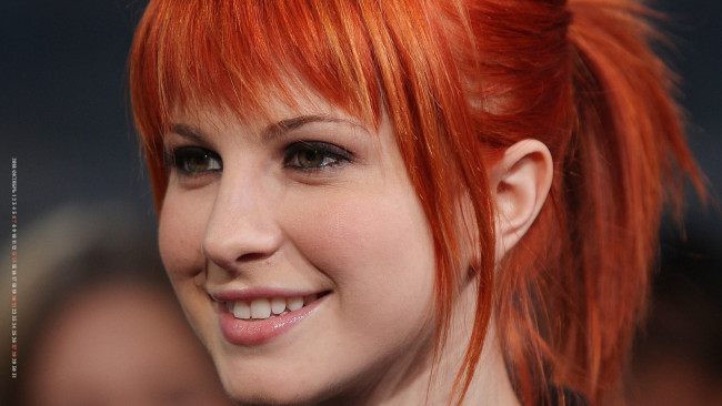 Обои картинки фото календари, девушки, взгляд, лицо