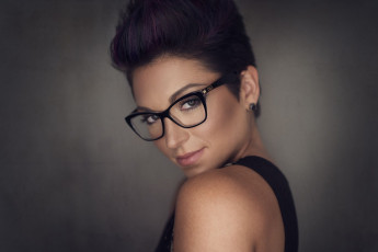 Картинка девушки -+лица +портреты девушка очки брюнетка модель портрет лицо красотка взгляд макияж причёска флирт