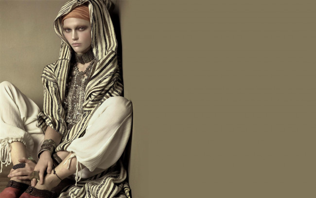 Обои картинки фото девушки, саша пивоварова, модель, наряд