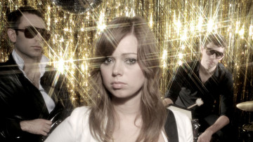 Картинка chromatics музыка группа музыканты