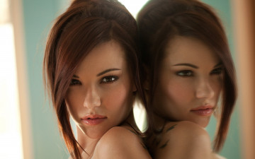 Картинка Elizabeth+Marxs девушки отражение зеркало лицо