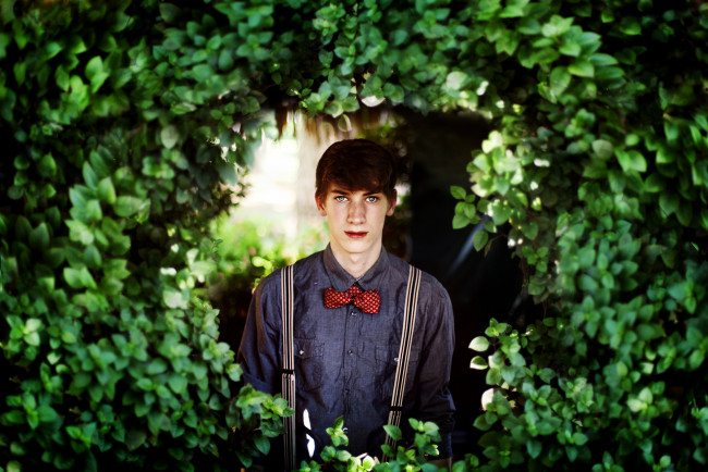 Обои картинки фото мужчины, unsort, бабочка, подтяжки