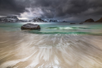 Картинка природа побережье берег океан горы тучи