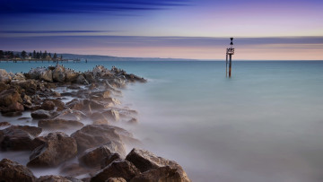 Картинка природа побережье берег вода туман камни облака рассвет