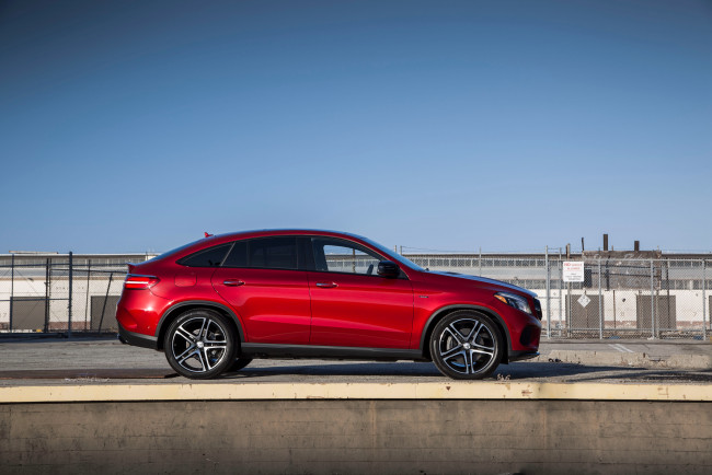 Обои картинки фото автомобили, mercedes-benz, gle, 450, amg, 4matic, 2016г, us-spec, coupе, красный