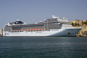 Картинка msc+poesia корабли лайнеры лайнер круиз