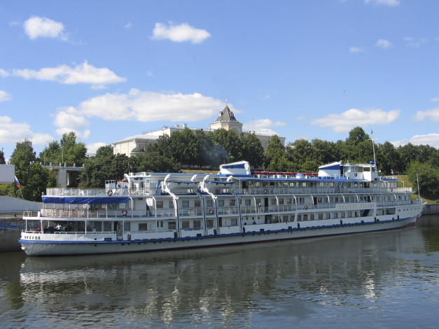 Обои картинки фото валерий Чкалов, корабли, теплоходы, валерий, Чкалов, теплоход, река