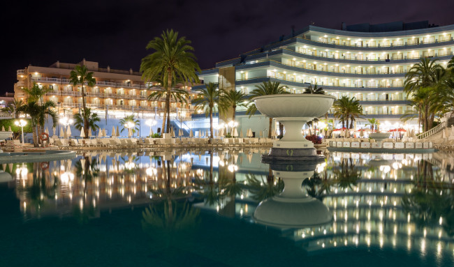 Обои картинки фото mediterranean palace,  tenerife, города, - огни ночного города, парк, отель
