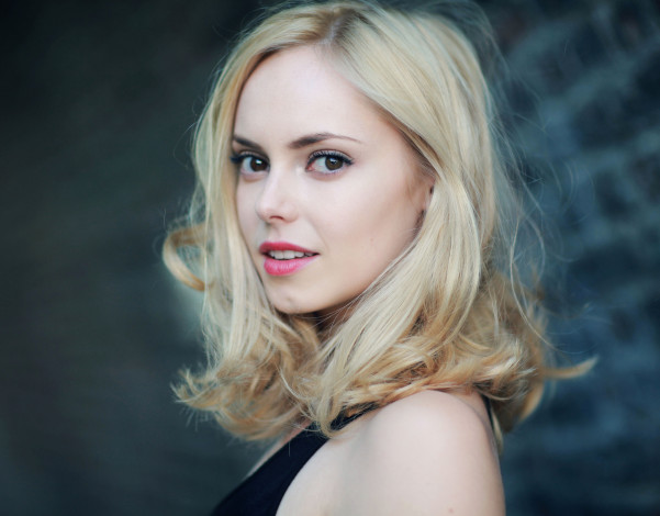 Обои картинки фото hannah tointon,  photography 2018, девушки, -unsort , блондинки,  светловолосые, hannah, tointon, портрет, знаменитости, английская, актриса, 2018, ханна, тоинтон