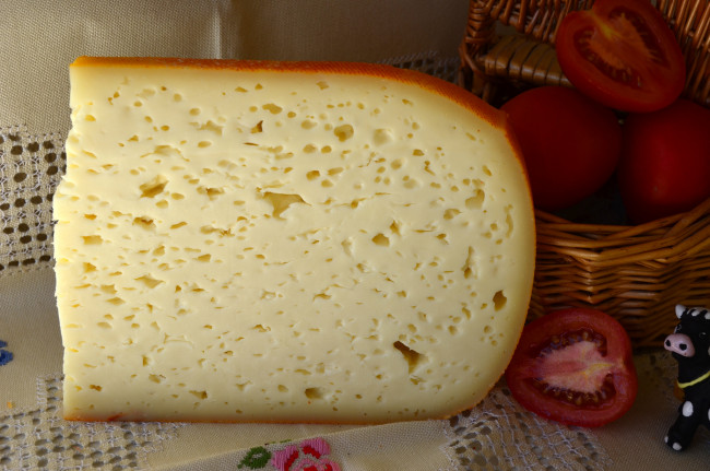 Обои картинки фото еда, сырные изделия, сыр, томаты, помидоры