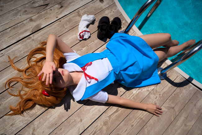 Обои картинки фото девушки, - креатив,  косплей, костюм, образ, бассейн
