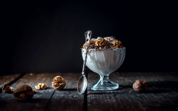 Картинка еда мороженое +десерты лакомство орехи грецкие