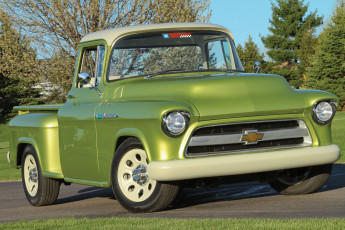 Картинка 1955 chevy stepside 21st century classic автомобили custom pick up
