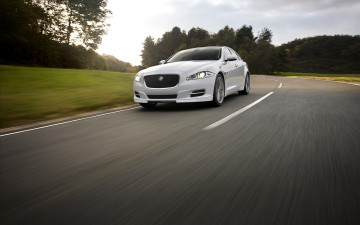 обоя jaguar, xj, 2012, gets, sport, and, speed, packs, автомобили