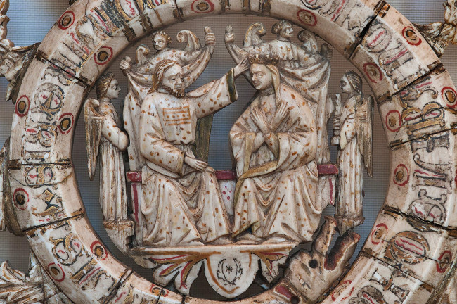 Обои картинки фото разное, рельефы, статуи, музейные, экспонаты, скульптура, слоновая, кость