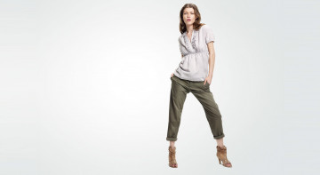 Картинка Louise+Pedersen девушки   блуза брюки ботильоны