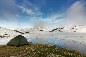 Картинка природа реки озера пейзаж горы палатка озеро igor galarza небо растения